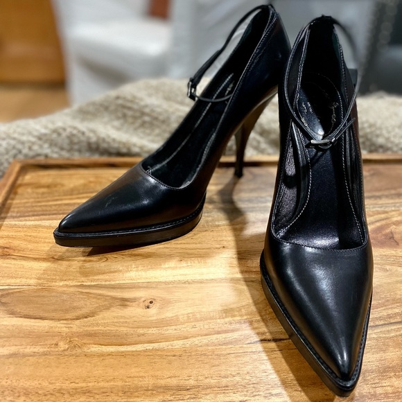 Prada Pre-Loved Ankle Strap Pointed Toe Vero Cuoio Black Shoes - Picture 6 of 16